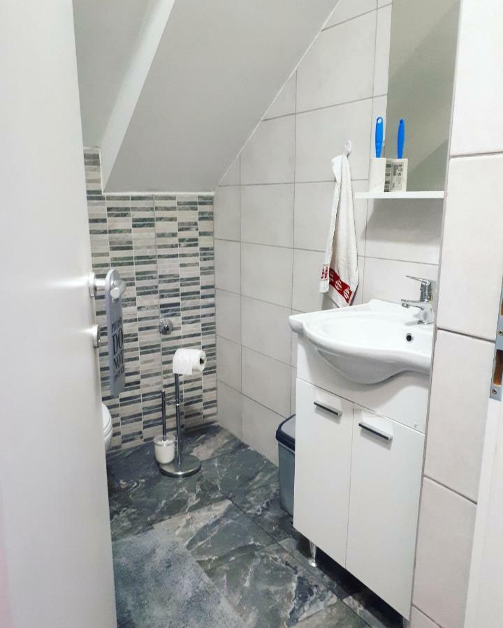 Apartman Lena Tusilovic エクステリア 写真