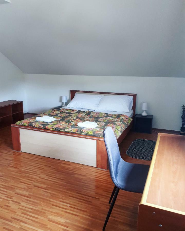 Apartman Lena Tusilovic エクステリア 写真